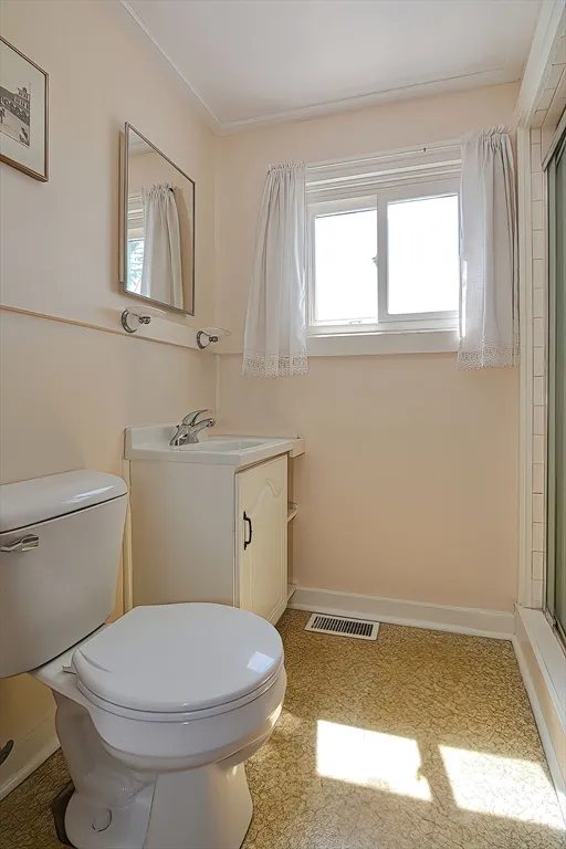 2 bed, 1 bath apartment for rent at 2 Saratoga, Long Beach — photo 14 of 27