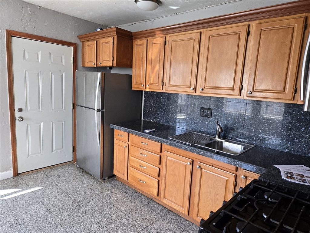 2 bed, 1 bath apartment for rent at 2 Saxton St Unit 2, Dorchester — photo 2 of 18
