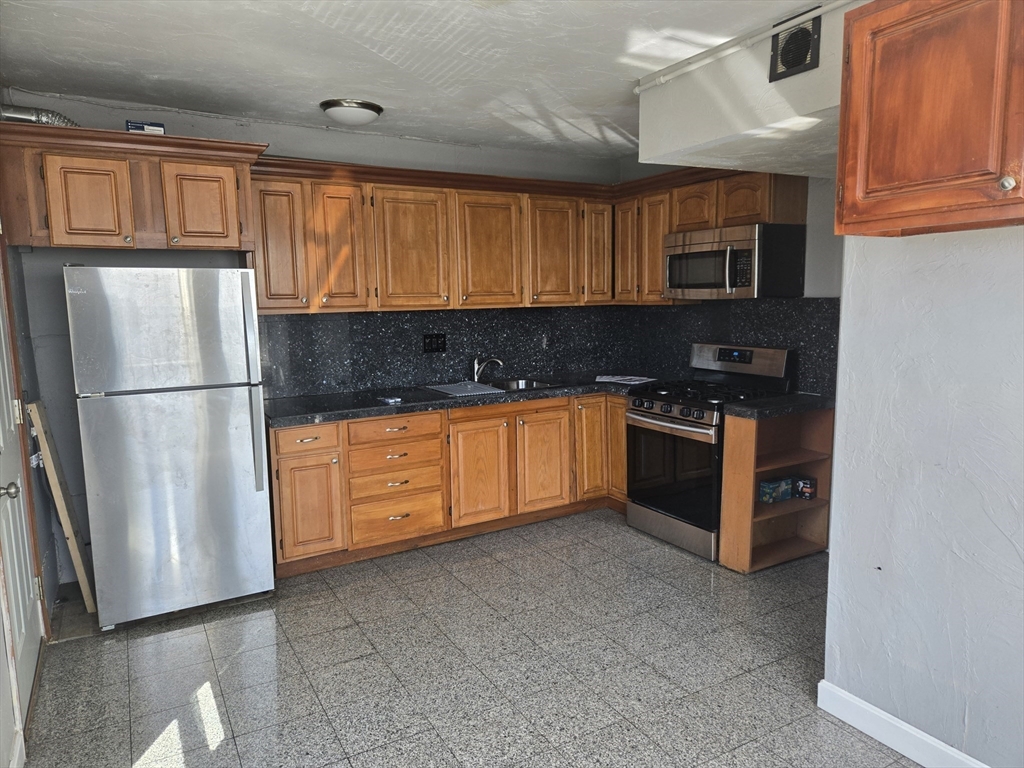2 bed, 1 bath apartment for rent at 2 Saxton St Unit 2, Dorchester