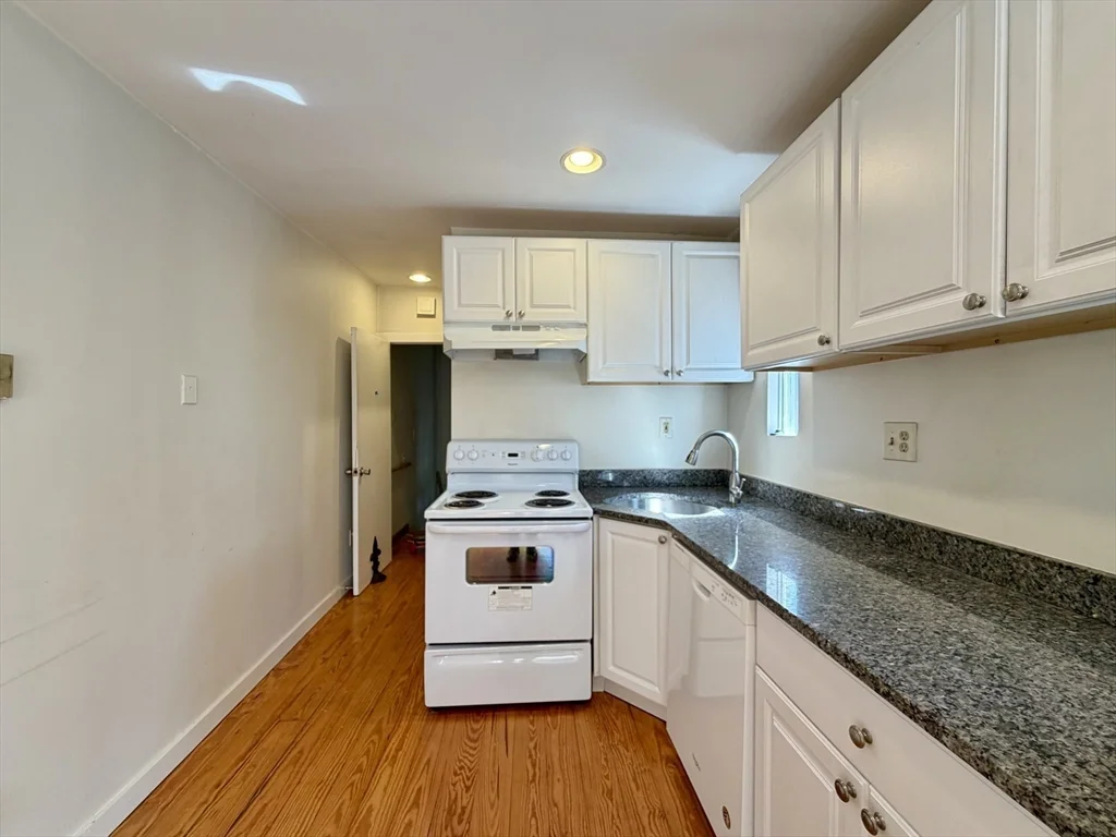 1 bed, 1 bath apartment for rent at 2 School St Unit 2, Charlestown — photo 2 of 9