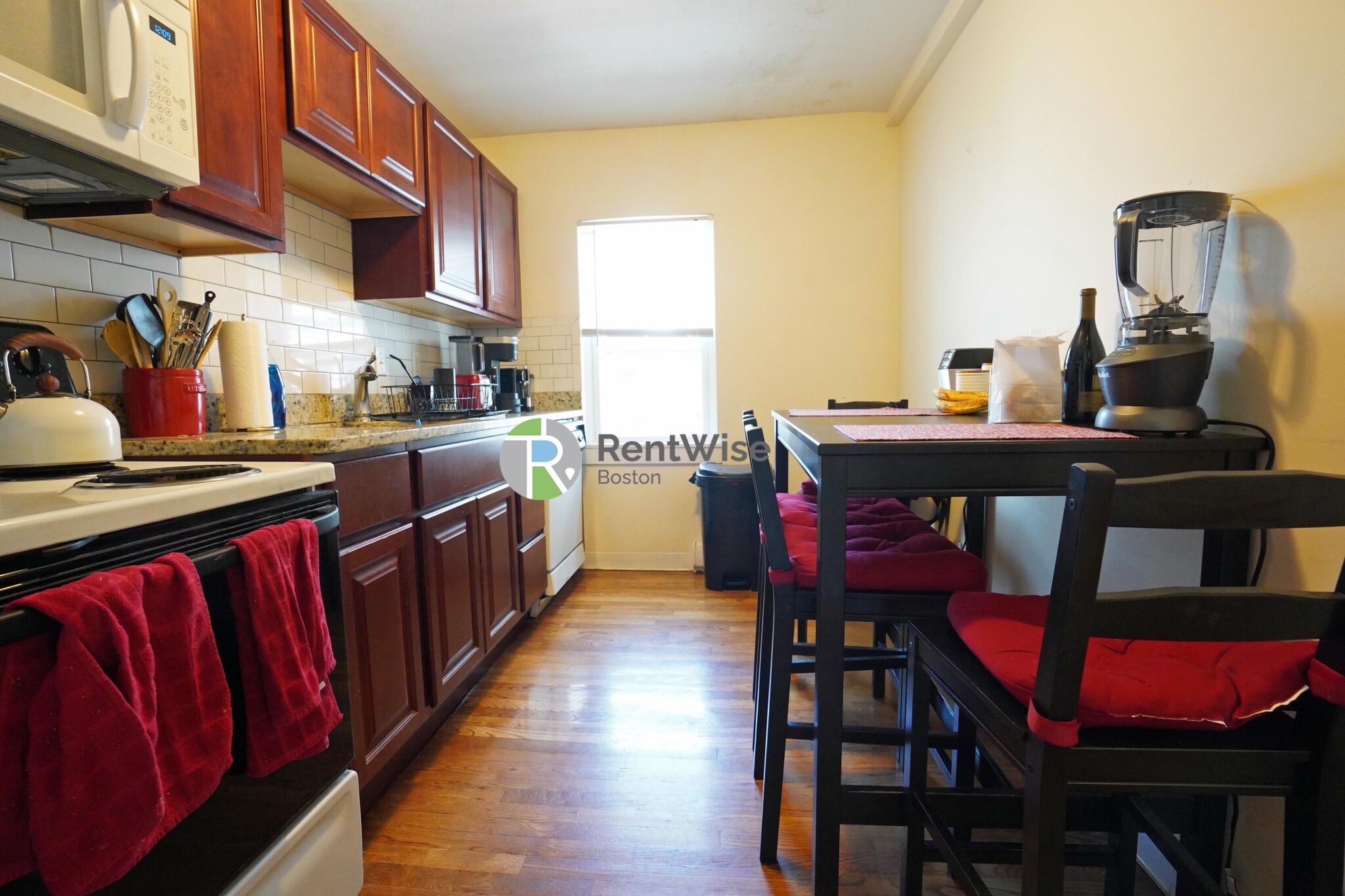 2 bed, 1 bath apartment for rent at 2 Schrepel Pl Unit 2, South Boston