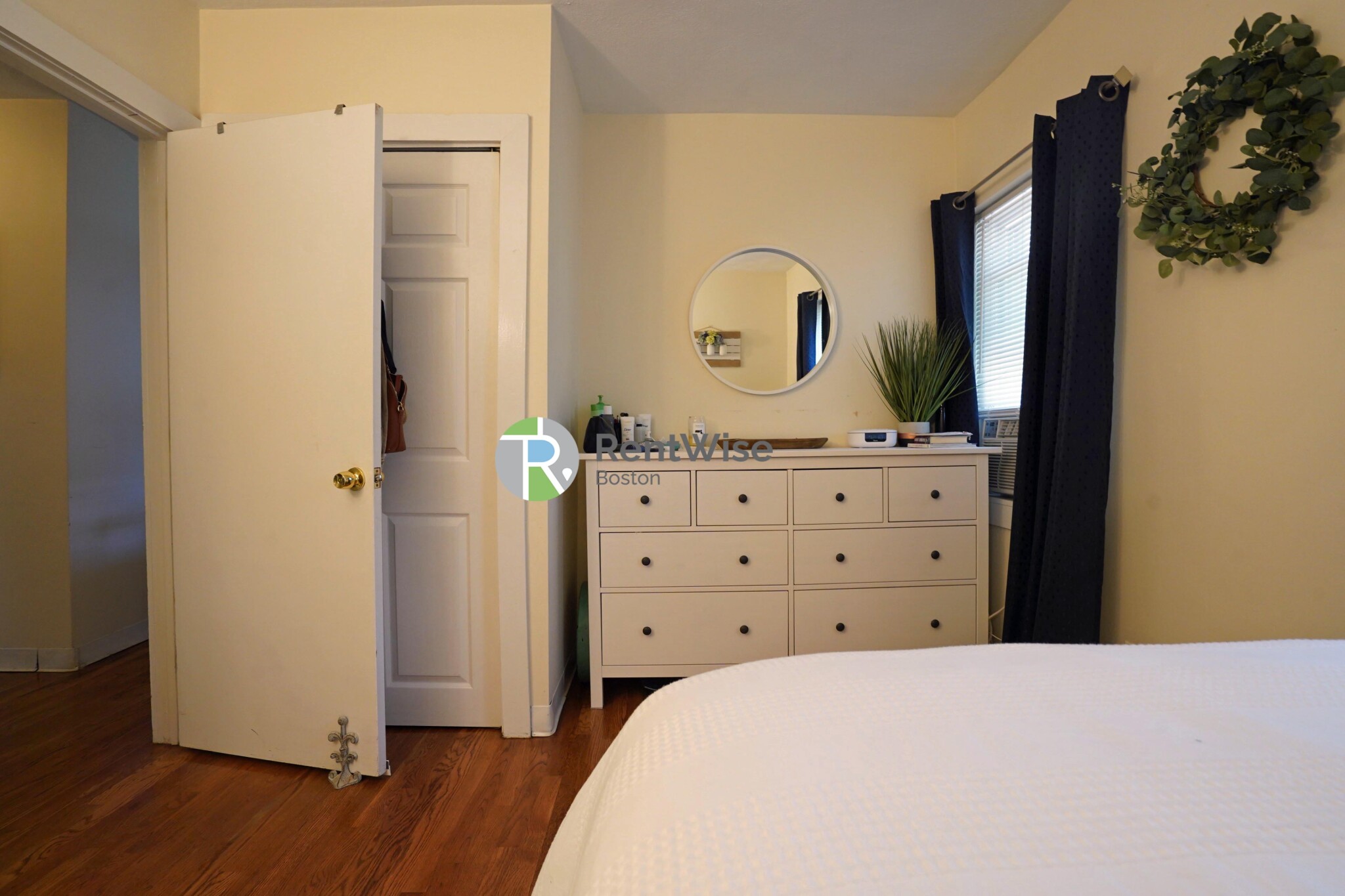 2 bed, 1 bath apartment for rent at 2 Schrepel Pl Unit 2, South Boston — photo 8 of 11