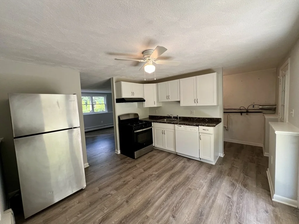 2 bed, 1 bath apartment for rent at 2 Scotia Dr Unit B, Pepperell — photo 3 of 19