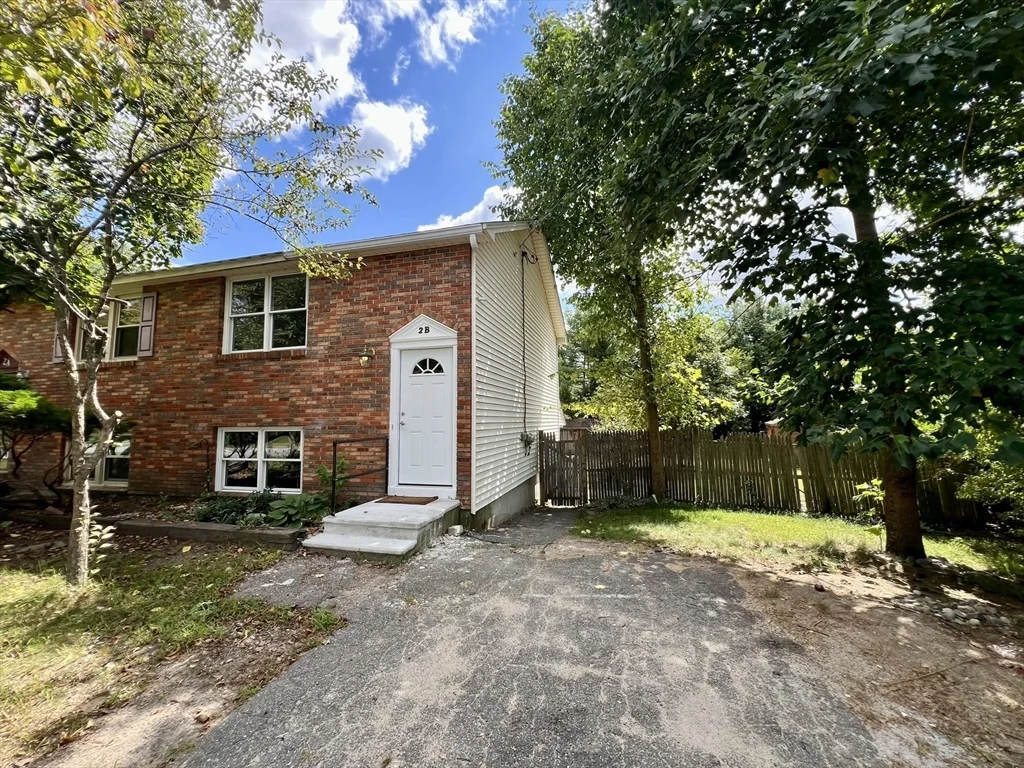 2 bed, 1 bath apartment for rent at 2 Scotia Dr Unit B, Pepperell