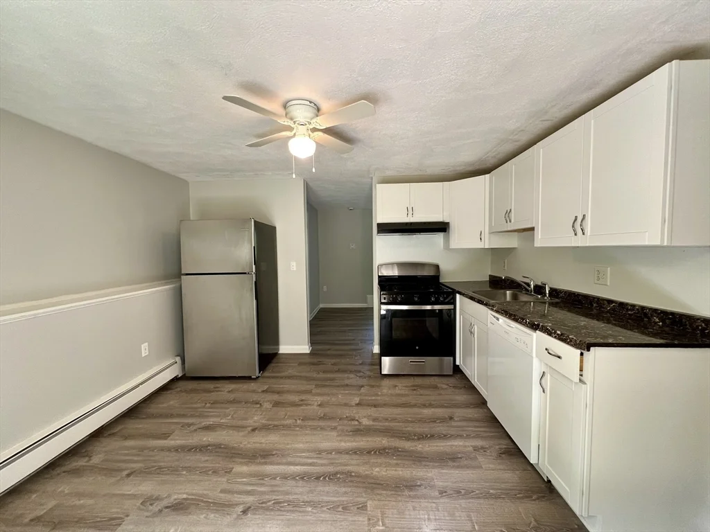 2 bed, 1 bath apartment for rent at 2 Scotia Dr Unit B, Pepperell — photo 5 of 19