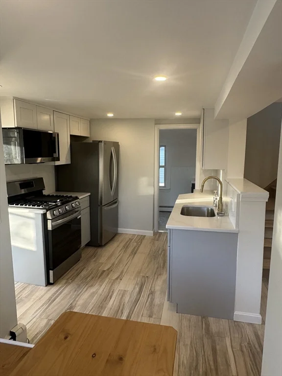 3 bed, 2 bath apartment for rent at 2 Sea Ave Unit 1, Quincy — photo 7 of 32