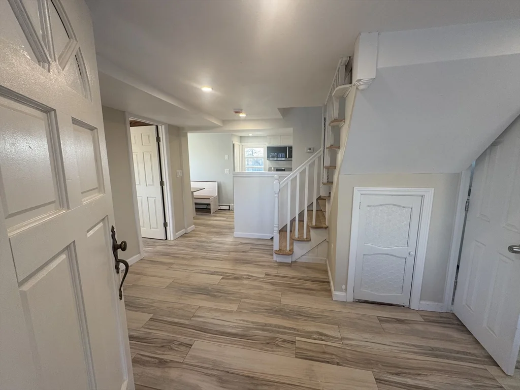 3 bed, 2 bath apartment for rent at 2 Sea Ave Unit 1, Quincy — photo 11 of 32