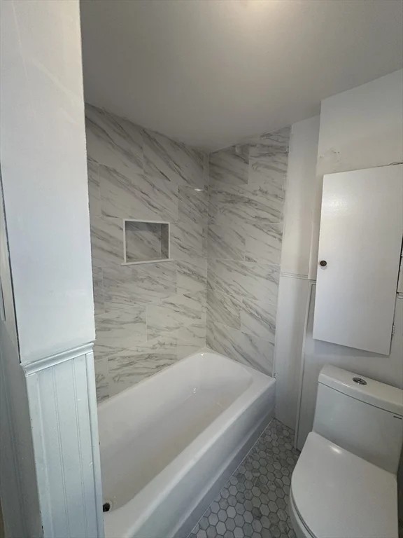 3 bed, 2 bath apartment for rent at 2 Sea Ave Unit 1, Quincy — photo 13 of 32