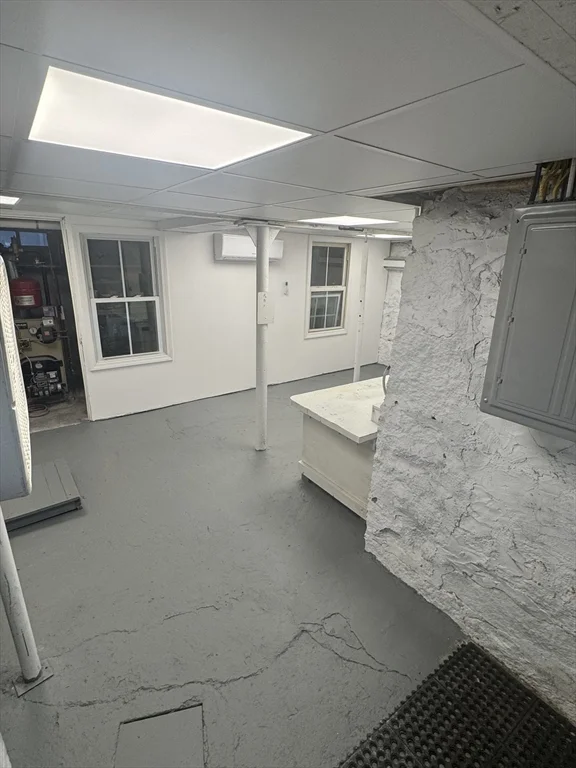 3 bed, 2 bath apartment for rent at 2 Sea Ave Unit 1, Quincy — photo 30 of 32