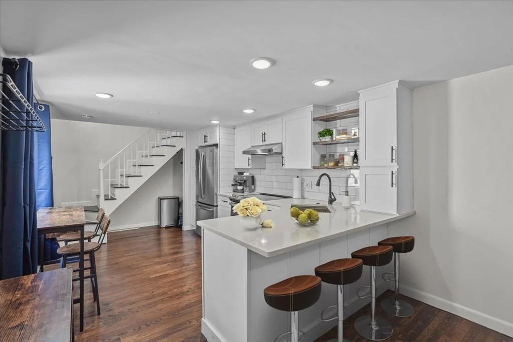 1 bed, 1 bath apartment for rent at 2 Seminary St Unit 2, Charlestown — photo 2 of 12