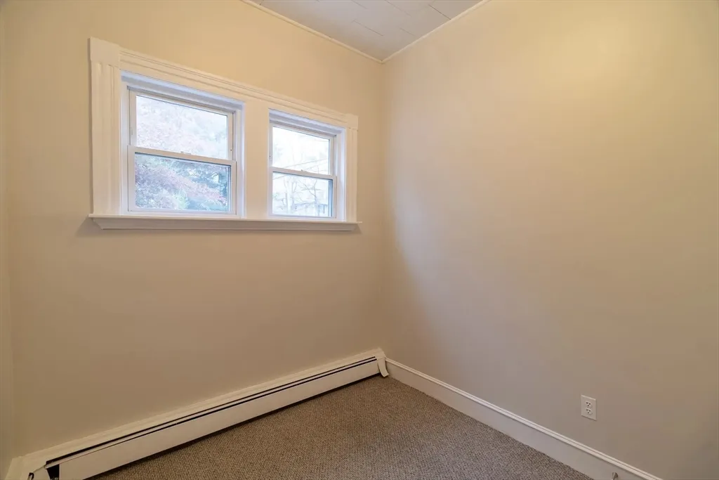 3 bed, 1 bath apartment for rent at 2 Sherman St Unit 1, Neighborhood Nine — photo 6 of 14