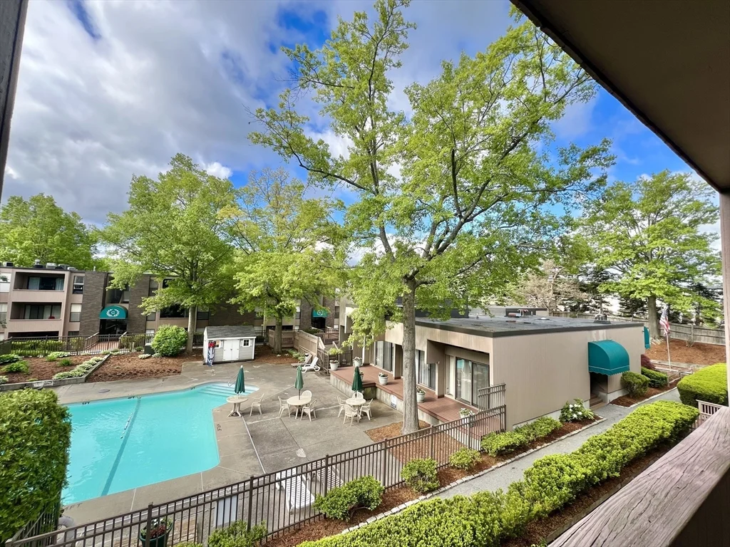 2 bed, 1 bath apartment for rent at 2 Shrewsbury Green Dr Unit I, Shrewsbury — photo 1 of 37