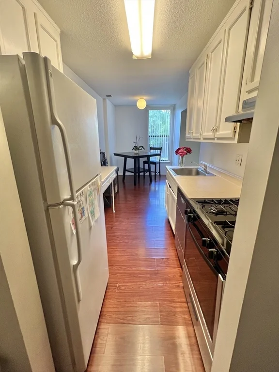 2 bed, 1 bath apartment for rent at 2 Shrewsbury Green Dr Unit I, Shrewsbury — photo 2 of 37