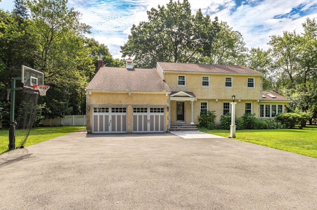 4 bed, 3 bath apartment for rent at 2 Sigmund St, Lynnfield — photo 3 of 29