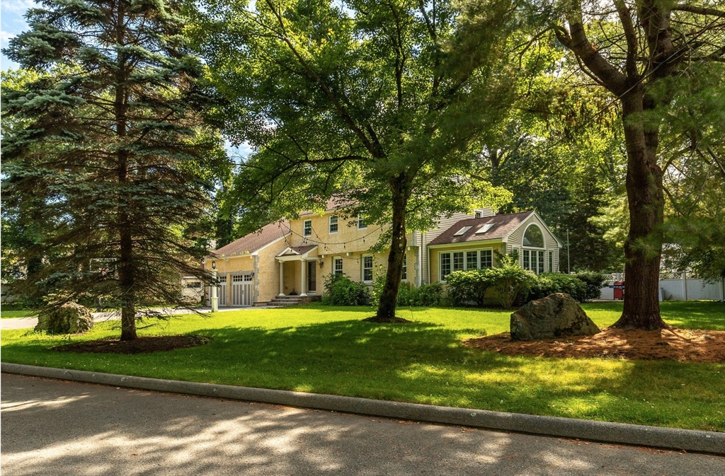 4 bed, 3 bath apartment for rent at 2 Sigmund St, Lynnfield — photo 2 of 29