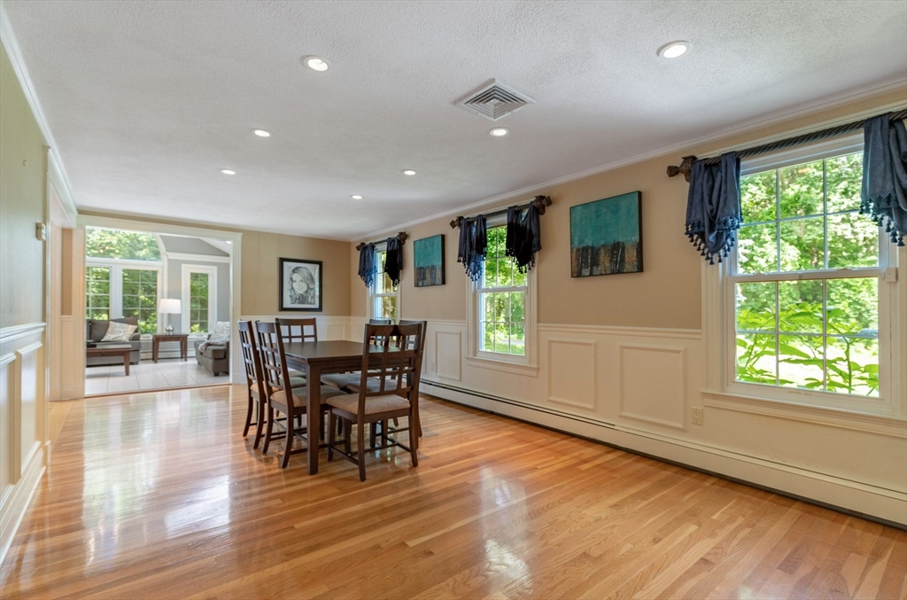 4 bed, 3 bath apartment for rent at 2 Sigmund St, Lynnfield — photo 4 of 29