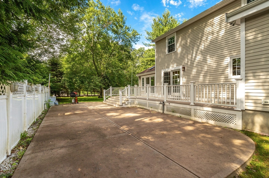 4 bed, 3 bath apartment for rent at 2 Sigmund St, Lynnfield — photo 28 of 29