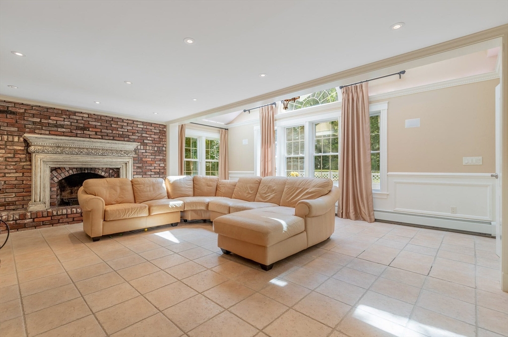 4 bed, 3 bath apartment for rent at 2 Sigmund St, Lynnfield — photo 13 of 29