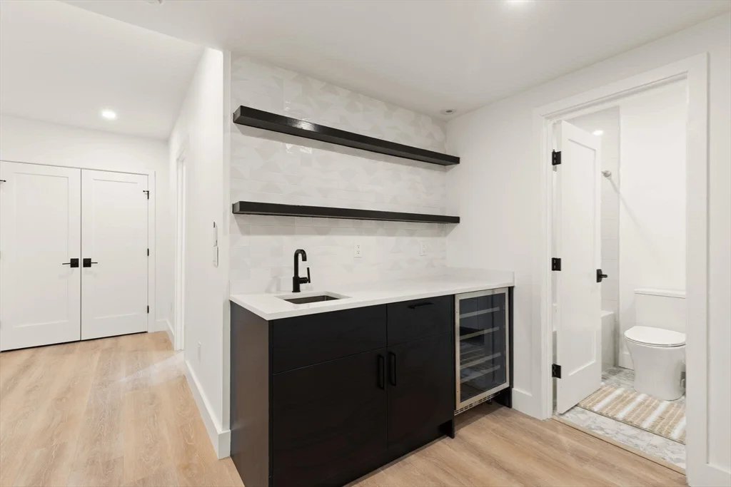 5 bed, 3 bath apartment for rent at 2 Soden Unit N/A, Central Square — photo 23 of 33