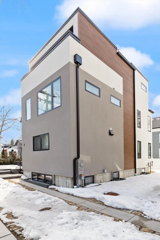 5 bed, 3 bath apartment for rent at 2 Soden Unit N/A, Central Square — photo 3 of 33