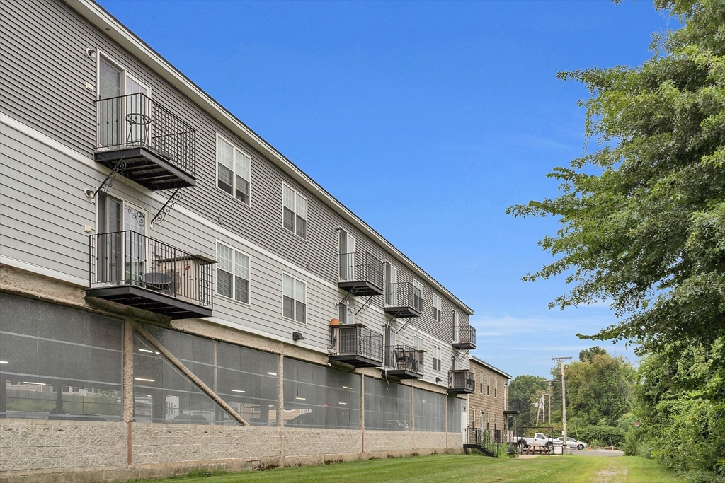 2 bed, 1 bath apartment for rent at 2 South Grove St Unit 209, Bradford — photo 23 of 29