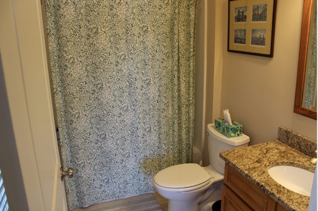 1 bed, 2 bath apartment for rent at 2 Spring Street: Summer/Vacation Unit A, Gloucester — photo 9 of 14