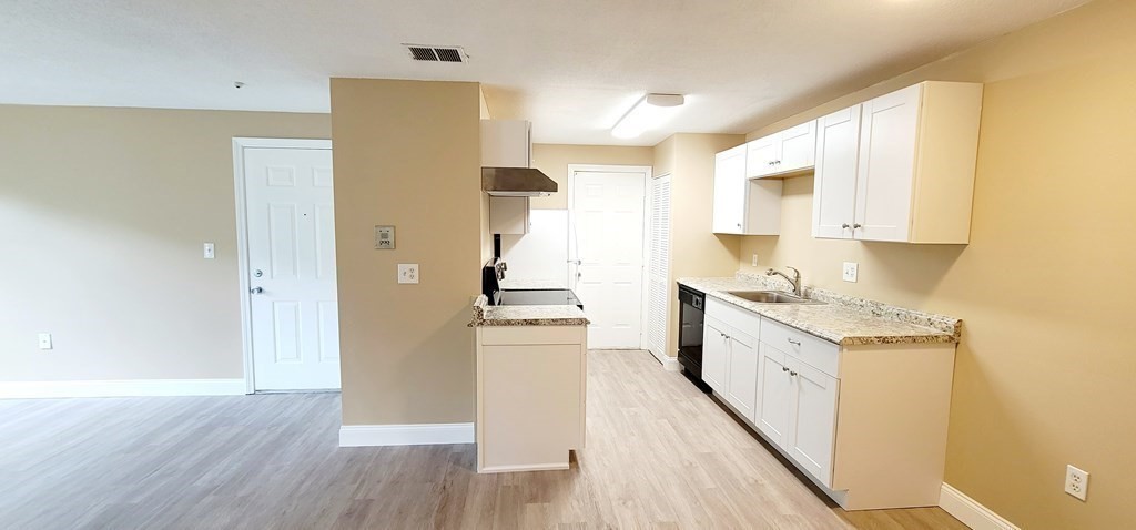 1 bed, 1 bath apartment for rent at 2 Squire Ct Unit 3, Natick