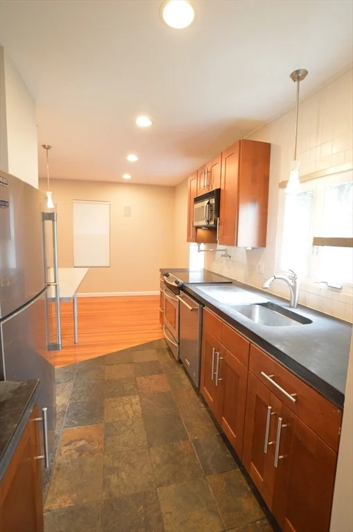 2 bed, 1 bath apartment for rent at 2 Station Rd Unit 1, Salem — photo 10 of 15