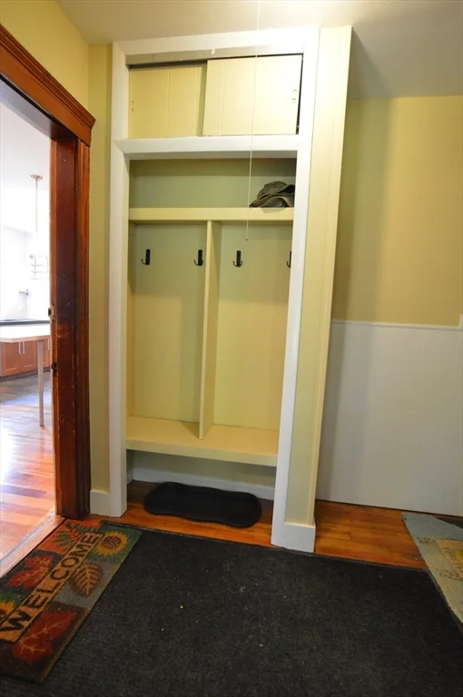 2 bed, 1 bath apartment for rent at 2 Station Rd Unit 1, Salem — photo 2 of 15