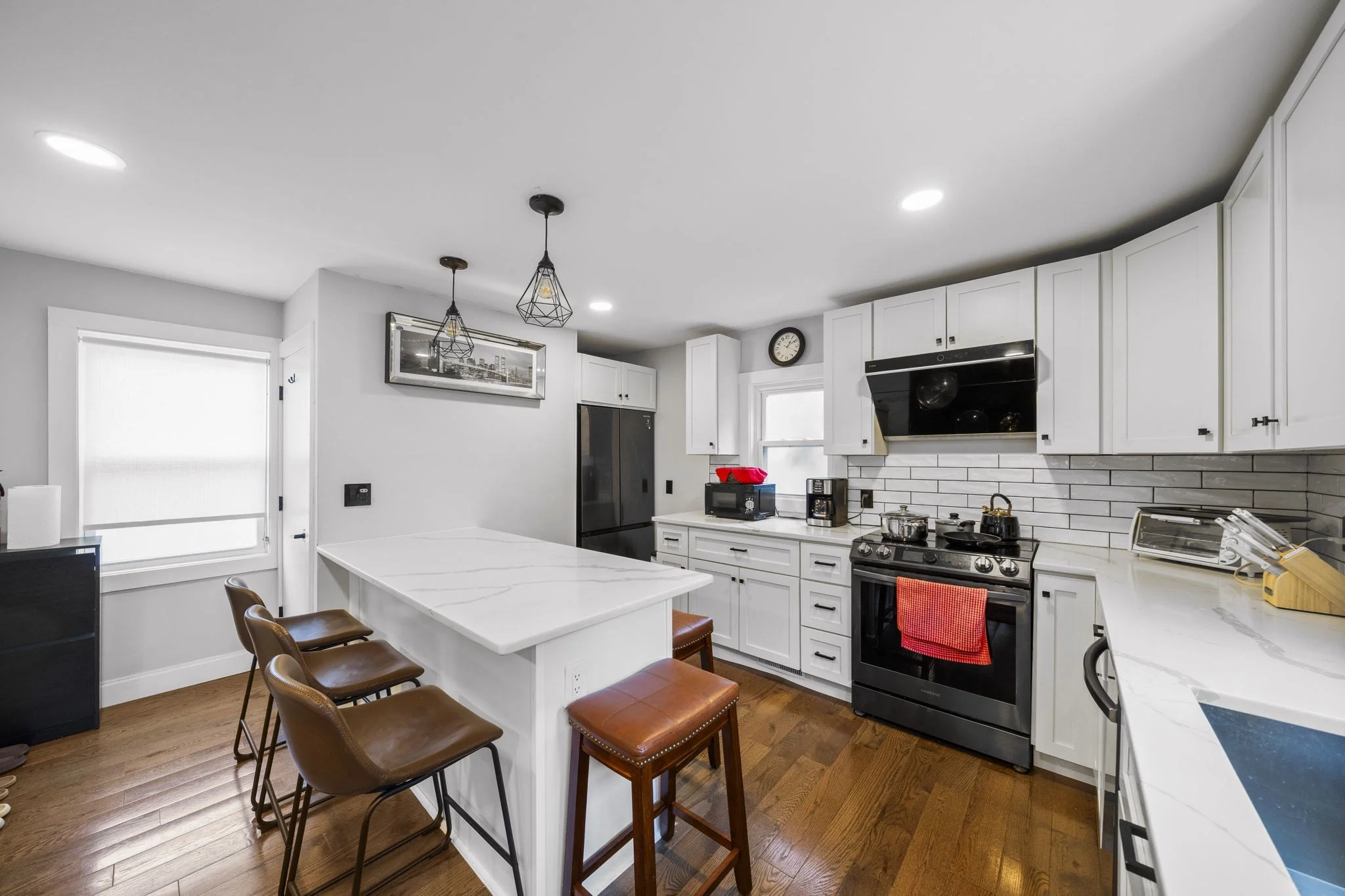 3 bed, 1 bath apartment for rent at 2 Stones Ct, Framingham — photo 1 of 19