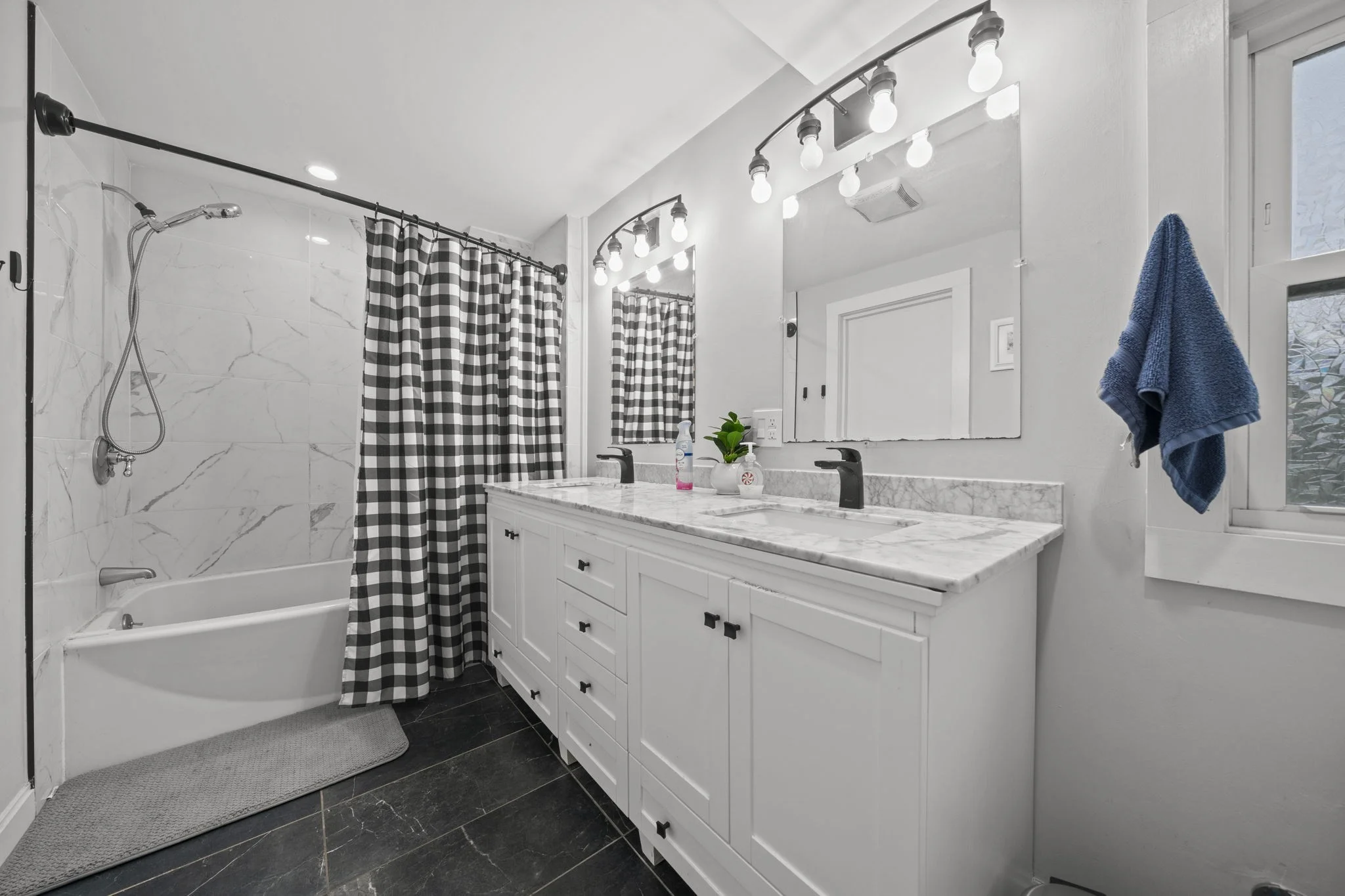 3 bed, 1 bath apartment for rent at 2 Stones Ct, Framingham — photo 9 of 19