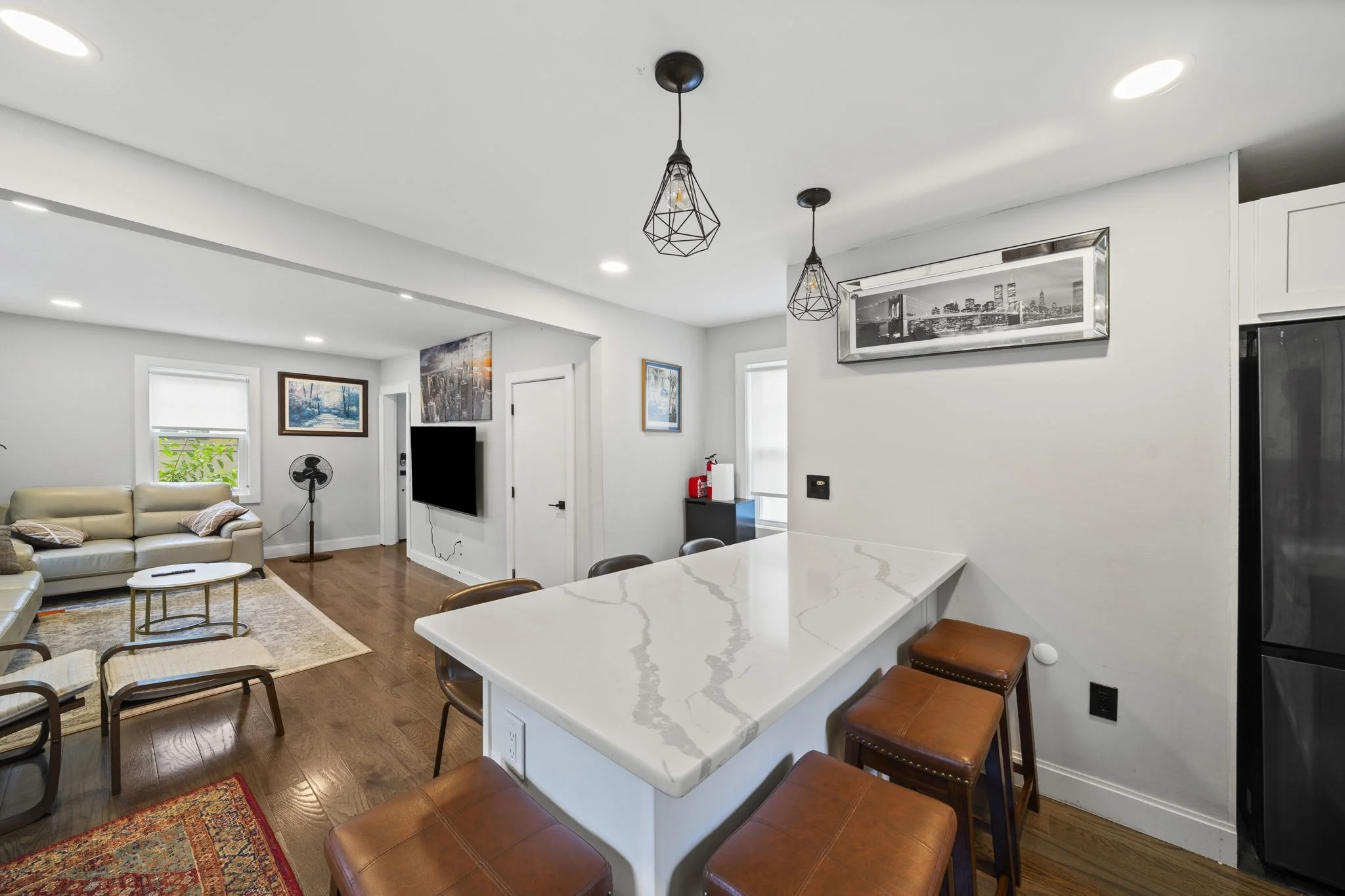 3 bed, 1 bath apartment for rent at 2 Stones Ct, Framingham — photo 2 of 19