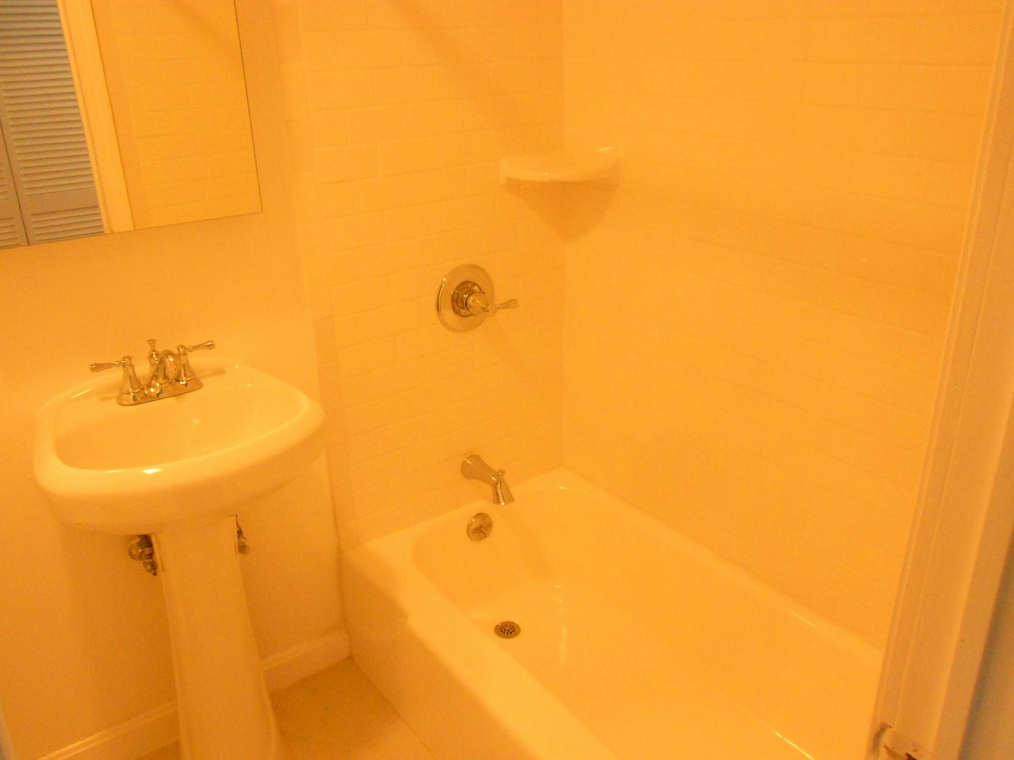 2 bed, 1 bath apartment for rent at 2 Strathmore Rd Unit 2, Brookline — photo 4 of 8