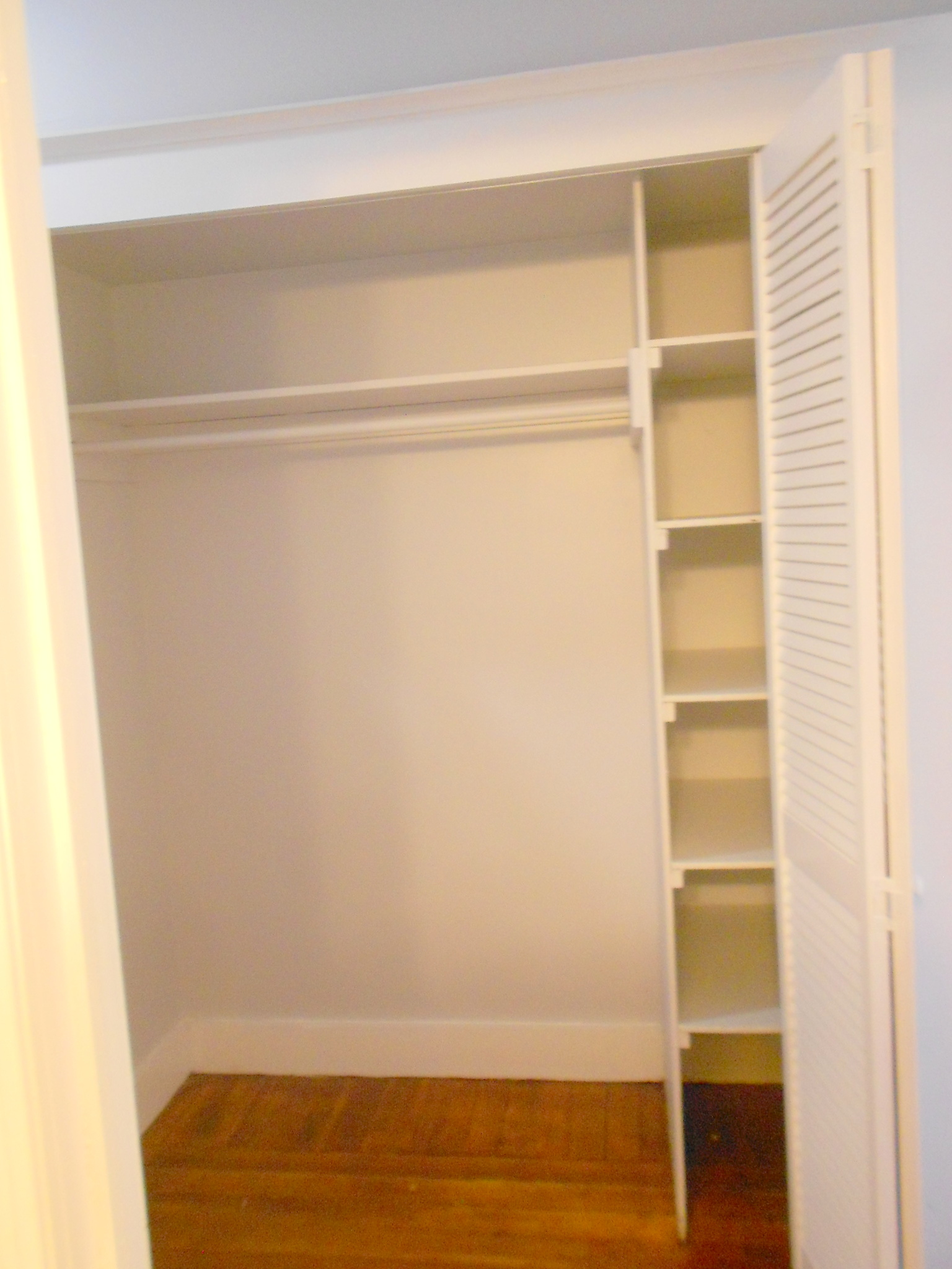 2 bed, 1 bath apartment for rent at 2 Strathmore Rd Unit 2, Brookline — photo 6 of 8