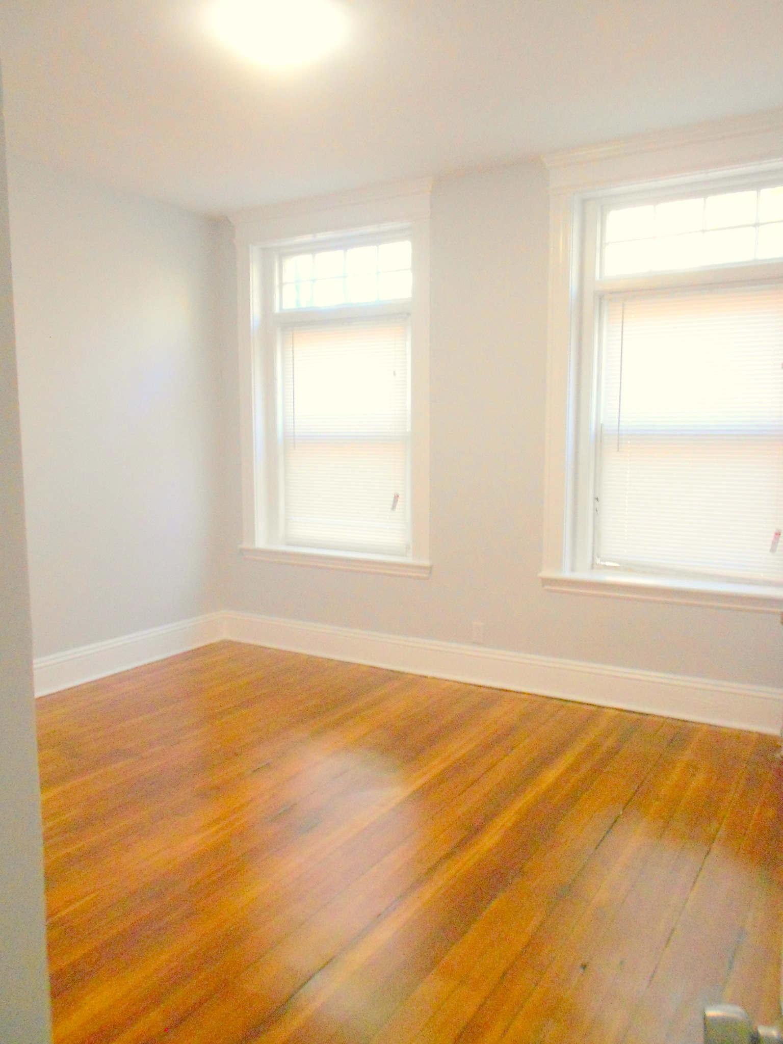 2 bed, 1 bath apartment for rent at 2 Strathmore Rd Unit 2, Brookline — photo 3 of 8