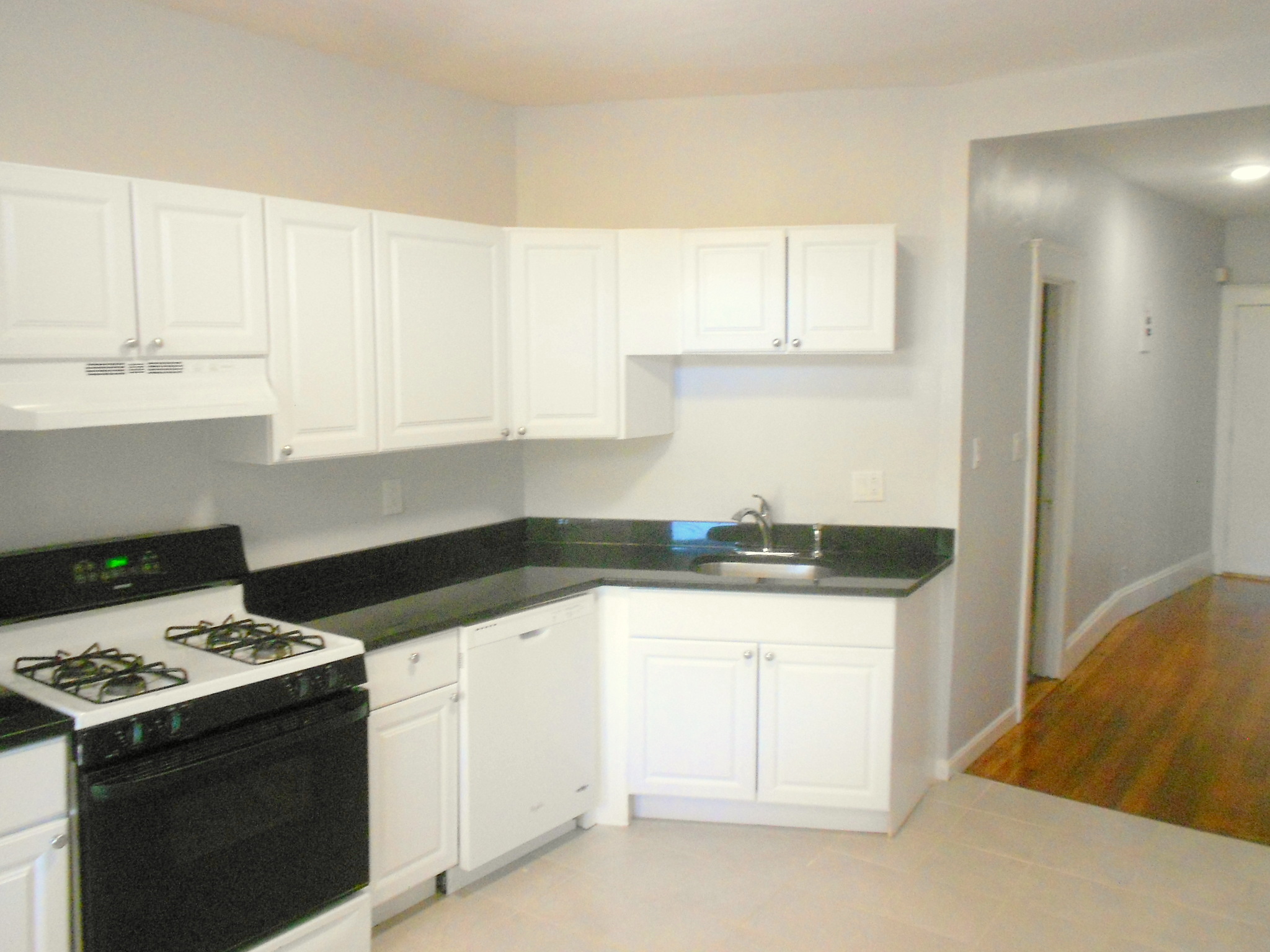 2 bed, 1 bath apartment for rent at 2 Strathmore Rd Unit 2, Brookline — photo 8 of 8