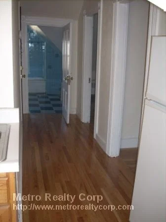 1 bed, 1 bath apartment for rent at 2 Summit Ave Unit 3, Coolidge Corner — photo 3 of 7