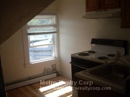 1 bed, 1 bath apartment for rent at 2 Summit Ave Unit 3, Coolidge Corner — photo 5 of 7