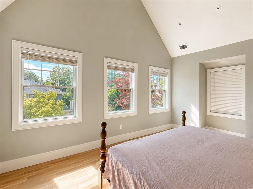 4 bed, 4+ bath apartment for rent at 2 Summit Rd, Wellesley — photo 7 of 11