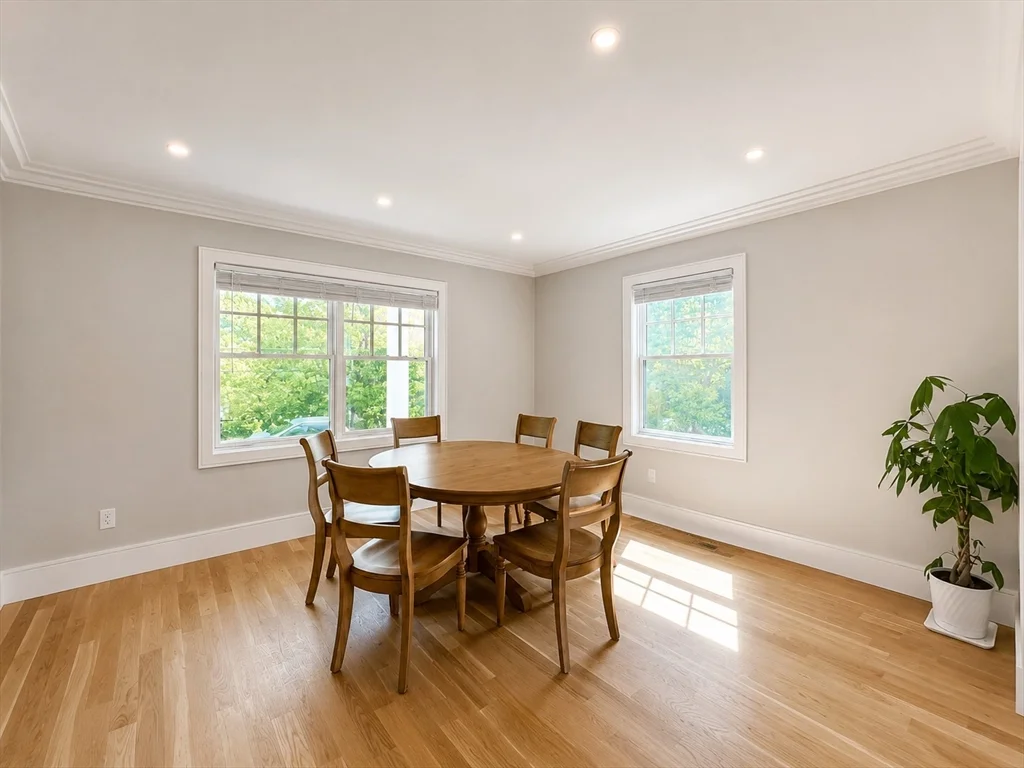 4 bed, 4+ bath apartment for rent at 2 Summit Rd, Wellesley — photo 2 of 11