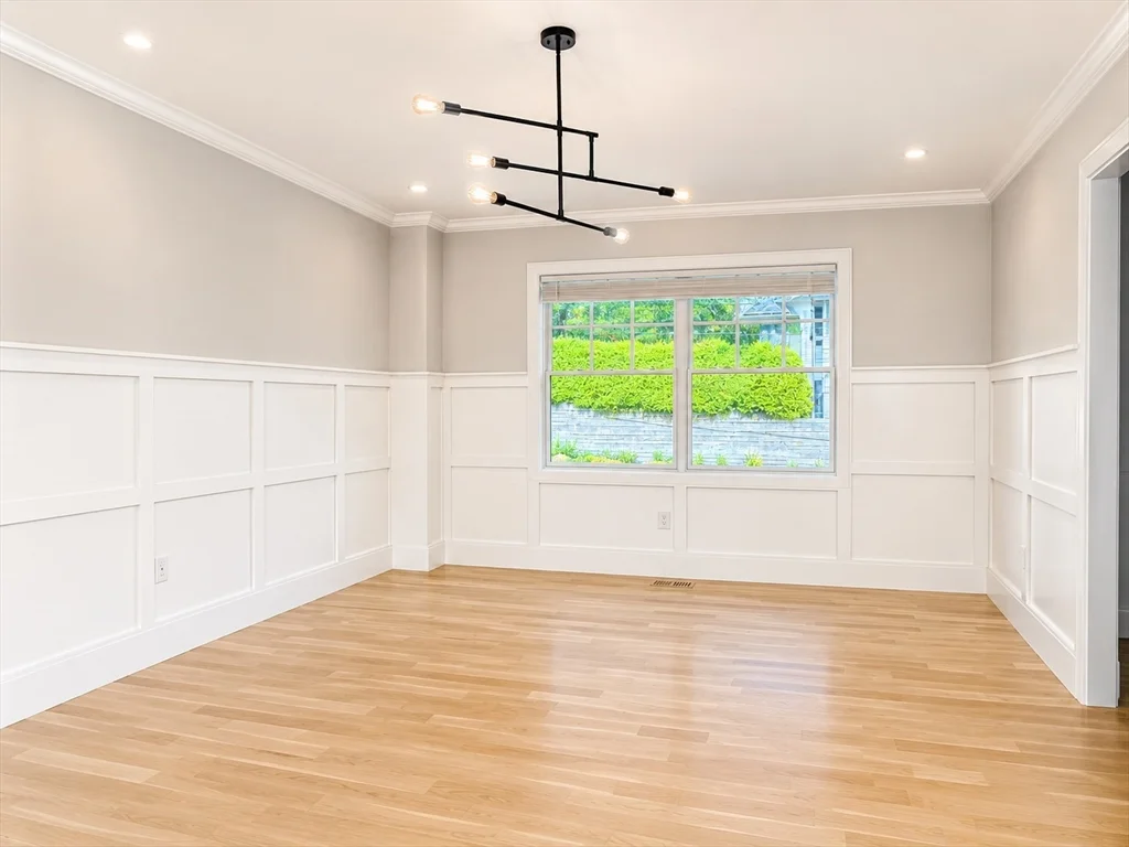 4 bed, 4+ bath apartment for rent at 2 Summit Rd, Wellesley — photo 3 of 11