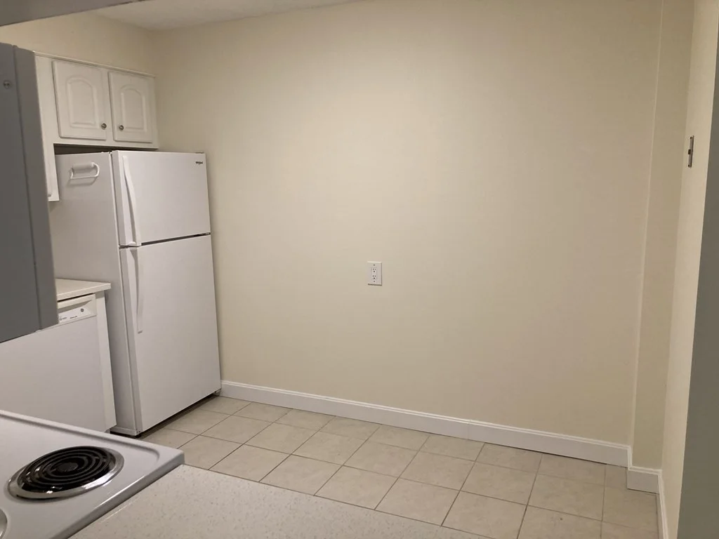 2 bed, 2 bath apartment for rent at 2 Summit Unit 35, Reading — photo 5 of 20
