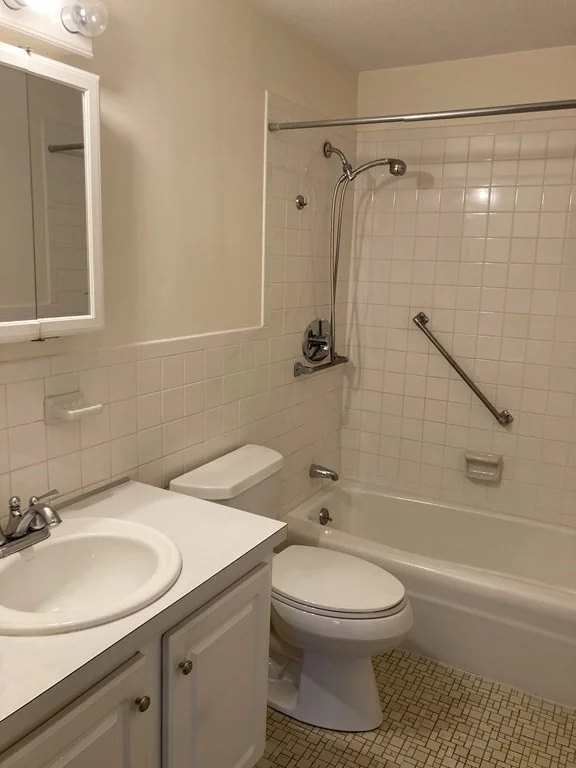 2 bed, 2 bath apartment for rent at 2 Summit Unit 35, Reading — photo 14 of 20