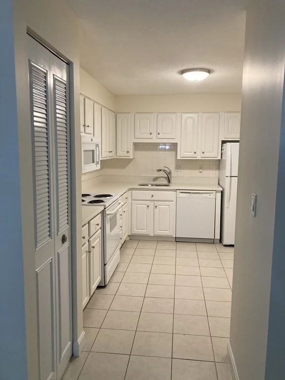 2 bed, 2 bath apartment for rent at 2 Summit Unit 35, Reading — photo 3 of 20