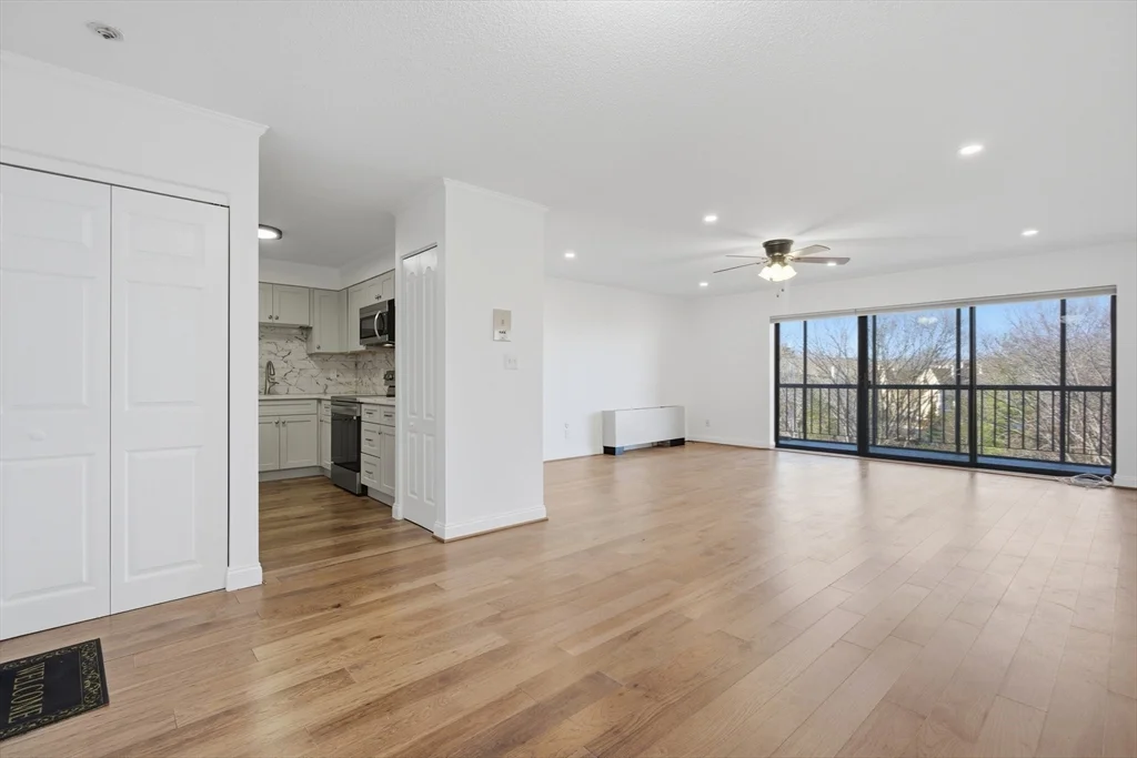 2 bed, 2 bath apartment for rent at 2 Summit Unit 68, Reading — photo 7 of 25