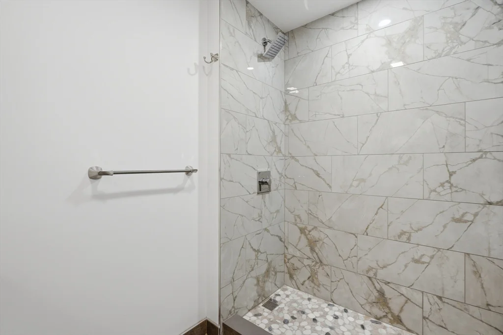 2 bed, 2 bath apartment for rent at 2 Summit Unit 68, Reading — photo 11 of 25