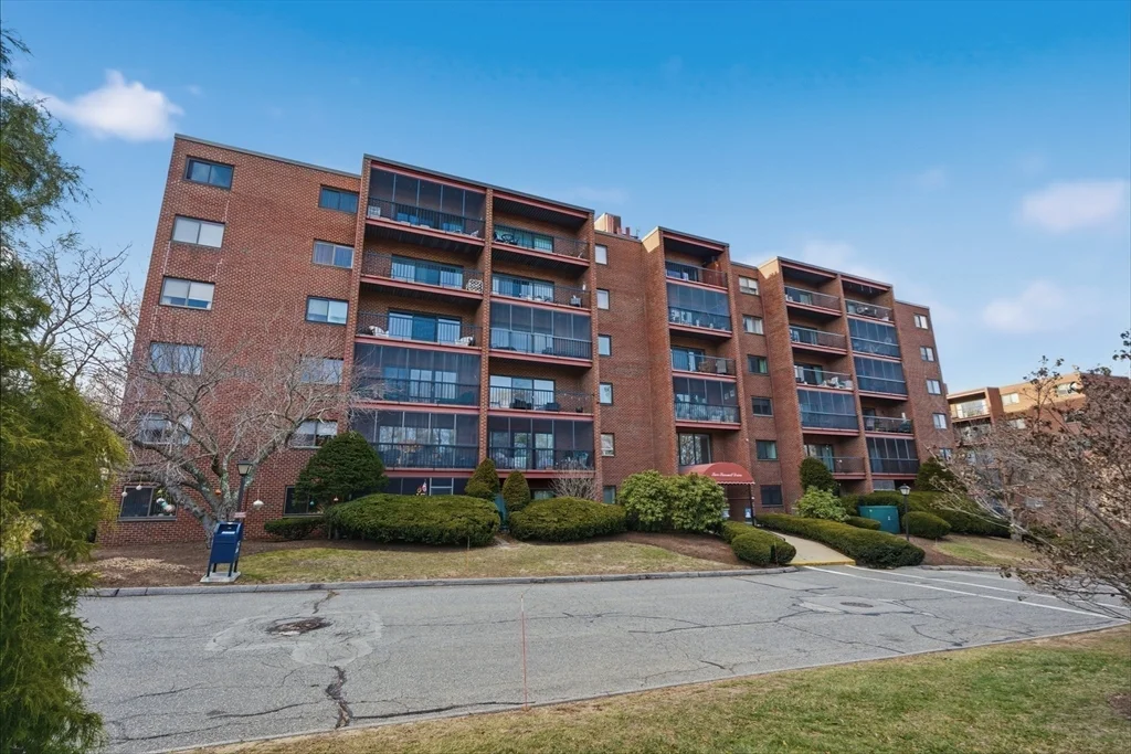 2 bed, 2 bath apartment for rent at 2 Summit Unit 68, Reading — photo 24 of 25