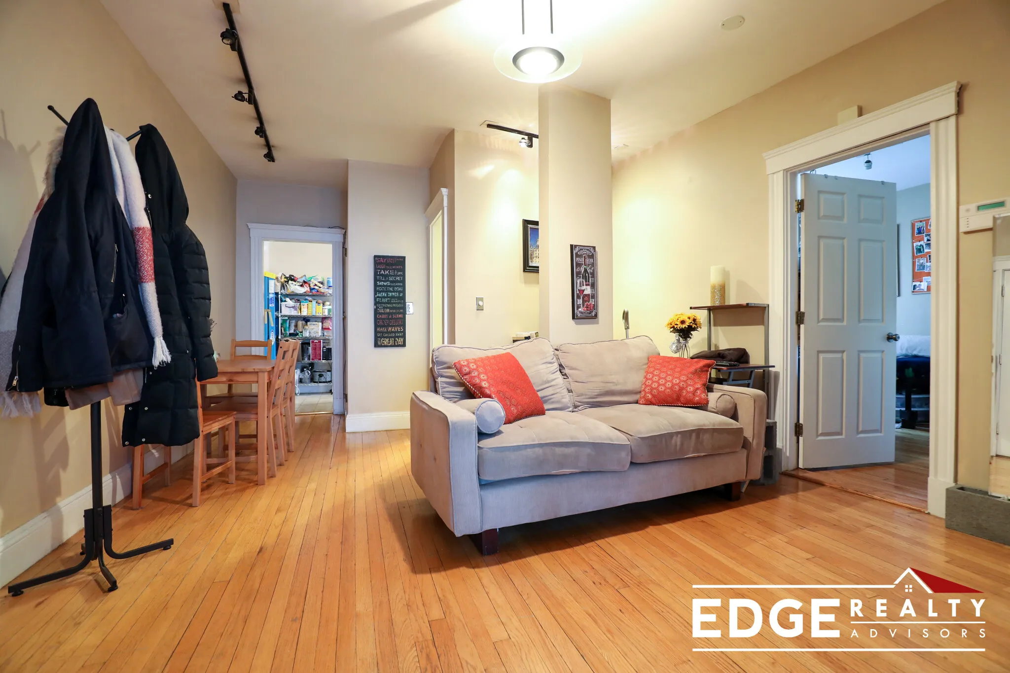 3 bed, 1 bath apartment for rent at 2 Sutherland Rd Unit 21, Brighton — photo 2 of 11