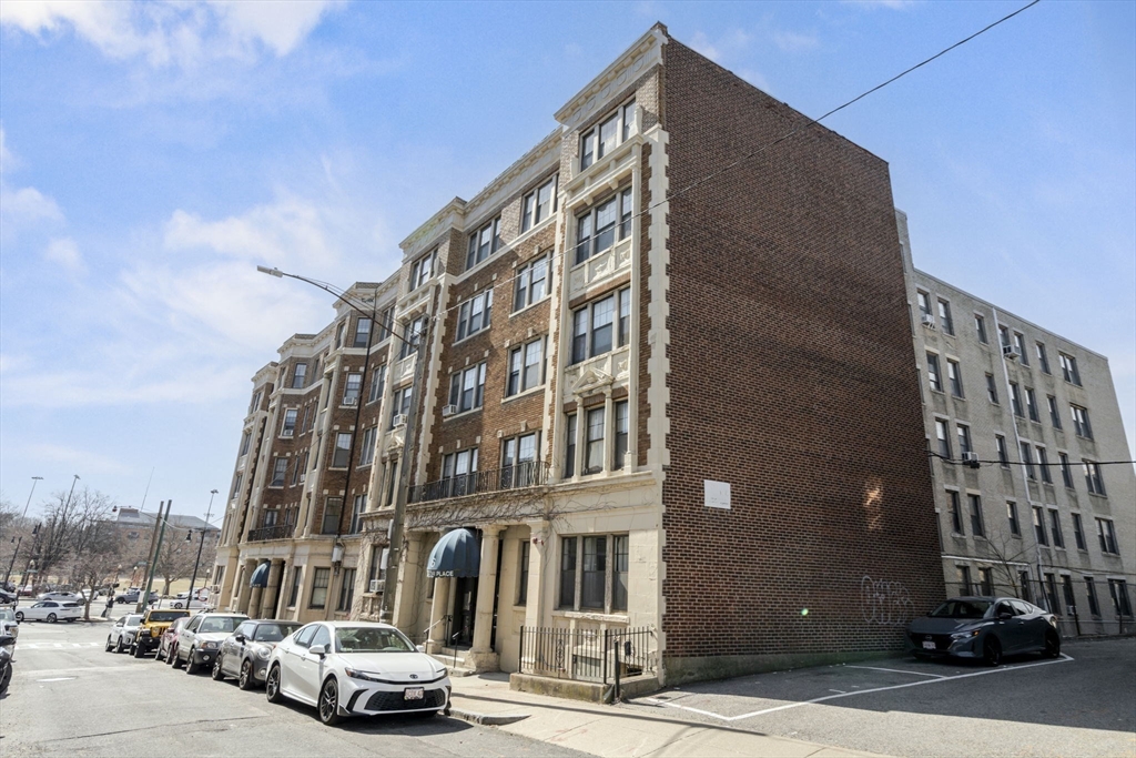 2 bed, 1 bath apartment for rent at 2 Sutherland Rd Unit 41, Brighton