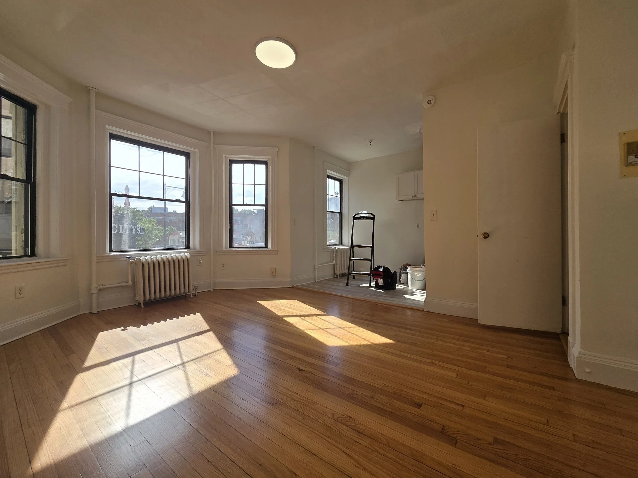 1 bed, 1 bath apartment for rent at 2 Sutherland Rd Unit 5, Brighton — photo 1 of 7